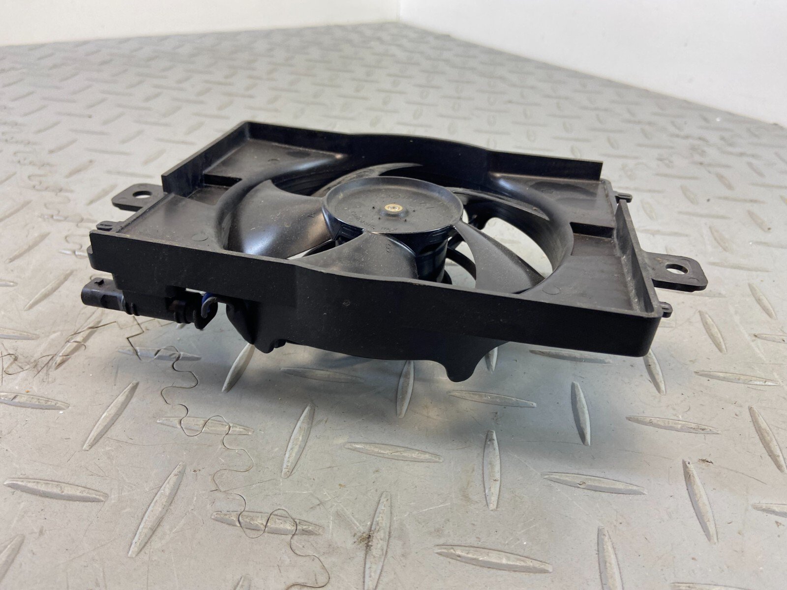 BMW R1250GS R1200GS K50 K51 2017 RADIATOR FAN & HOUSING - Image 6