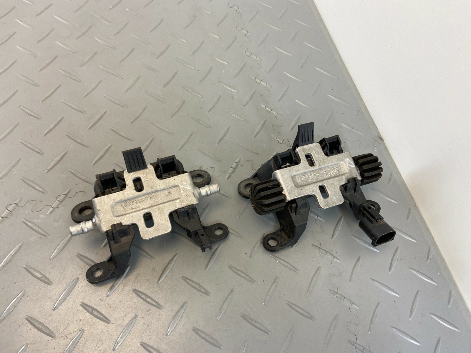 BMW R1200GS LC 2016 K50 K51 SEAT MOUNT HOLDER BRACKET - Image 2