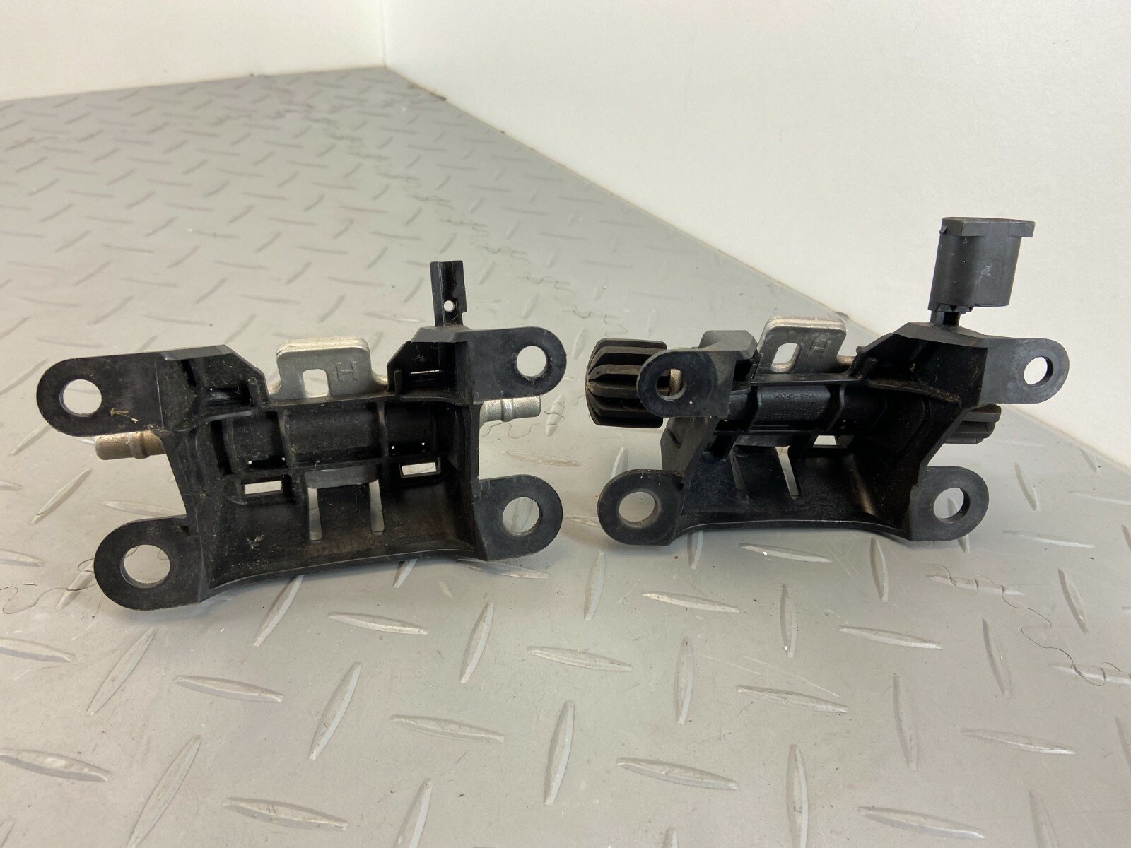 BMW R1200GS LC 2016 K50 K51 SEAT MOUNT HOLDER BRACKET - Image 5