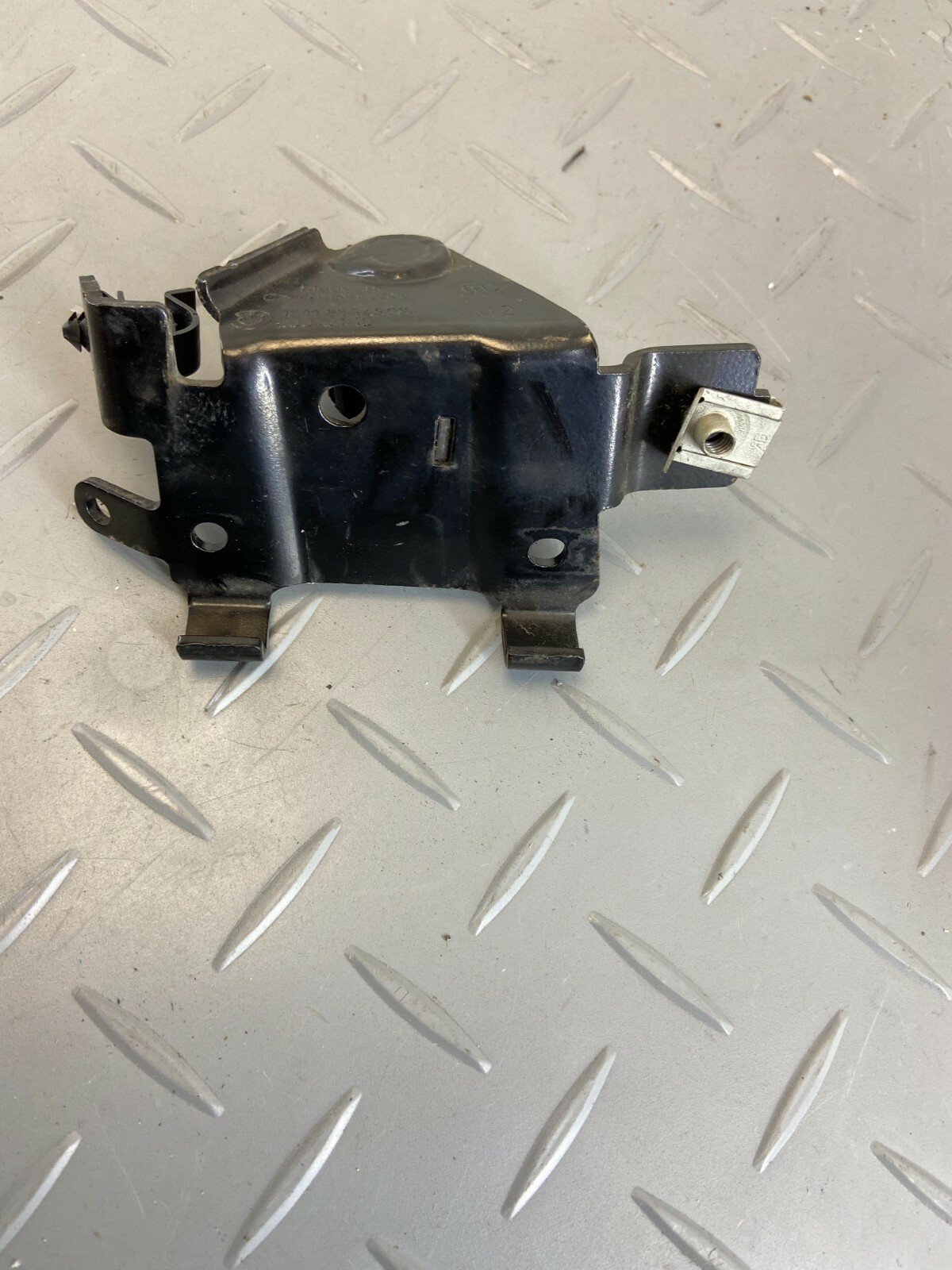 BMW R1200GS LC 2016 K50 K51 FUEL TANK RESERVOR MOUNT HOLDER BRACKET 8534866 - Image 4