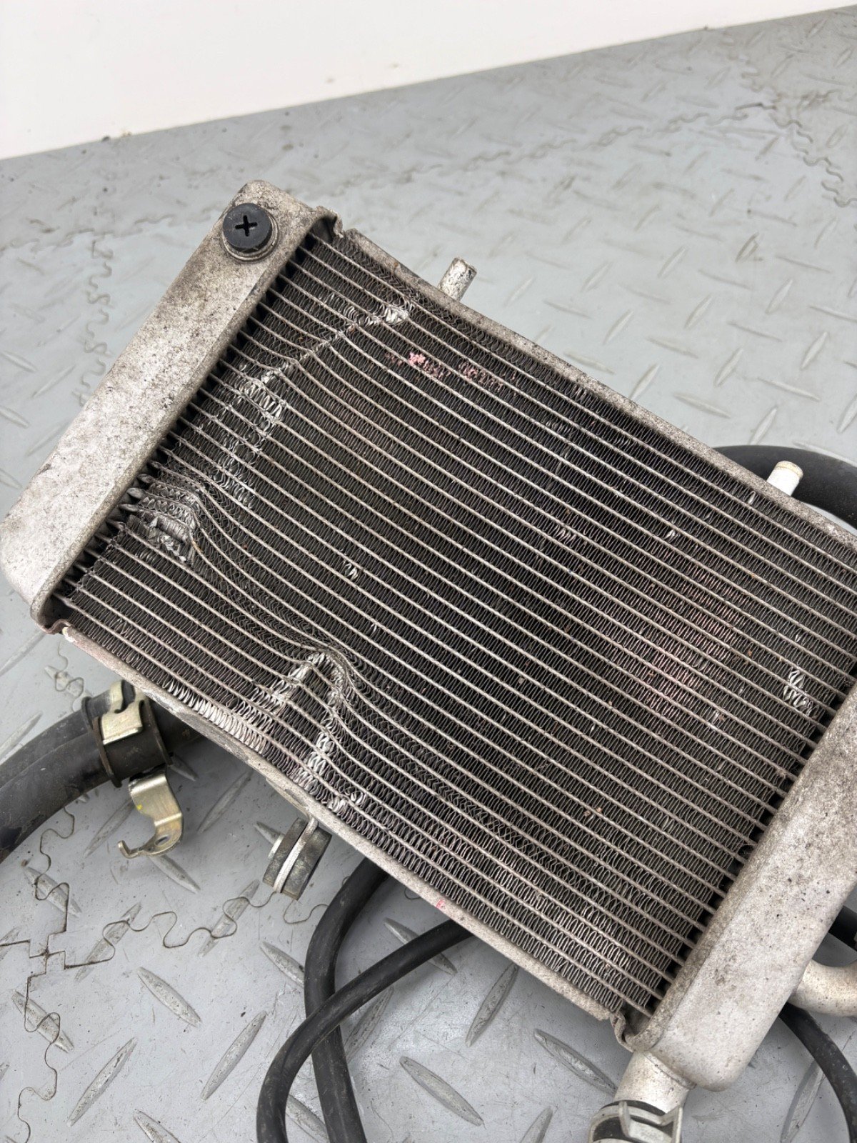 YAMAHA TRICITY 300 2020 WATER COOLING RADIATOR & FAN ASSEMBLY (DAMAGED) - Image 3