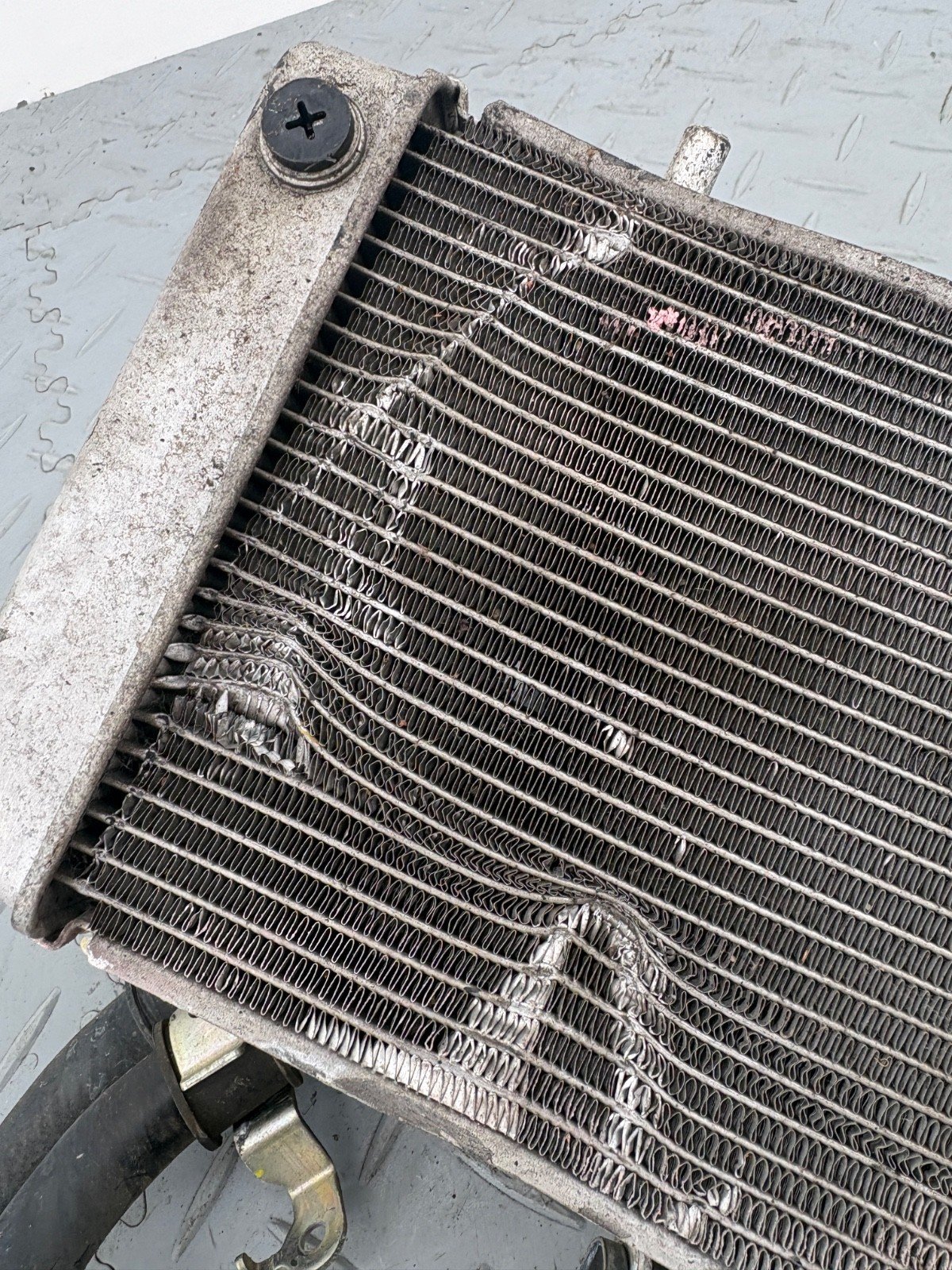 YAMAHA TRICITY 300 2020 WATER COOLING RADIATOR & FAN ASSEMBLY (DAMAGED) - Image 4