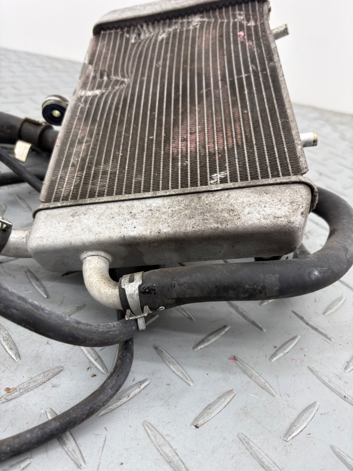 YAMAHA TRICITY 300 2020 WATER COOLING RADIATOR & FAN ASSEMBLY (DAMAGED) - Image 7