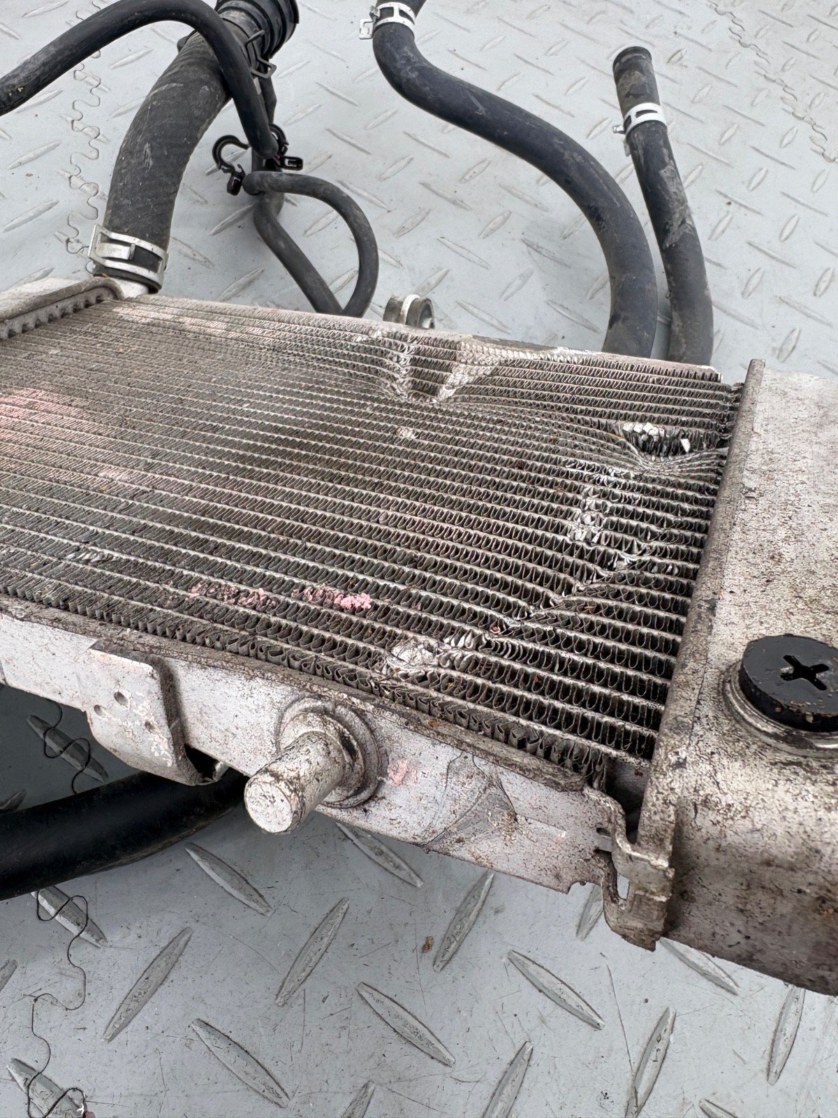YAMAHA TRICITY 300 2020 WATER COOLING RADIATOR & FAN ASSEMBLY (DAMAGED) - Image 10