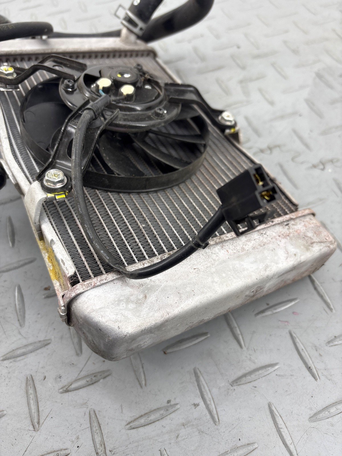 YAMAHA TRICITY 300 2020 WATER COOLING RADIATOR & FAN ASSEMBLY (DAMAGED) - Image 13