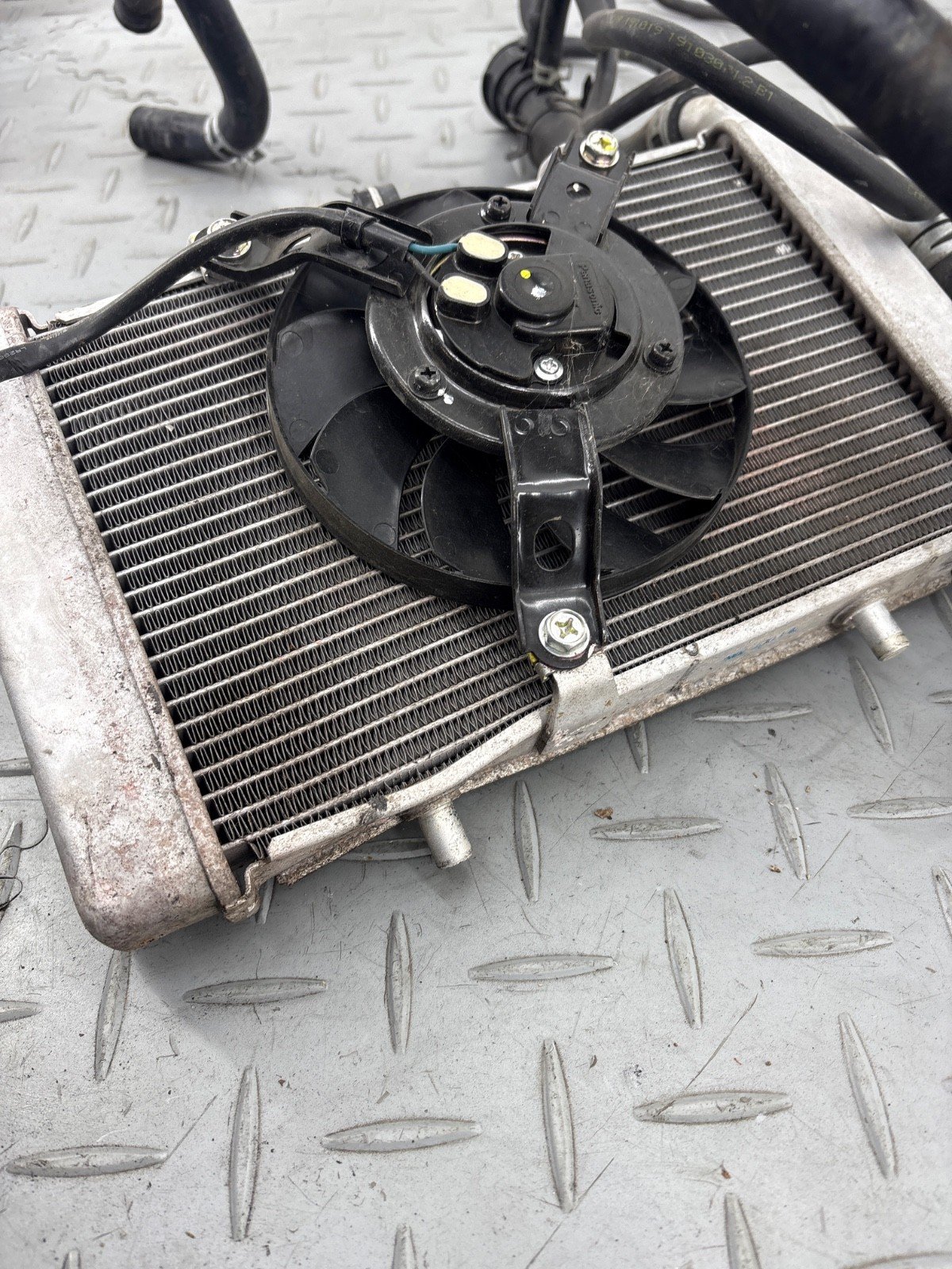 YAMAHA TRICITY 300 2020 WATER COOLING RADIATOR & FAN ASSEMBLY (DAMAGED) - Image 14