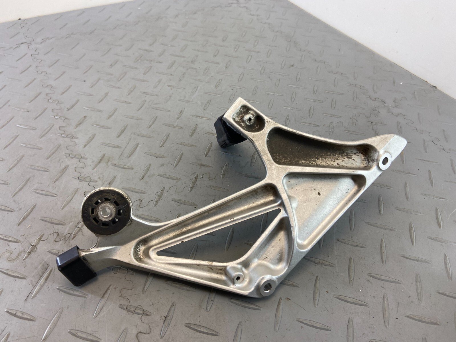 BMW R1250RT K52 2022 RIGHT SIDE RH REAR PASSENGER FOOTREST - Image 9