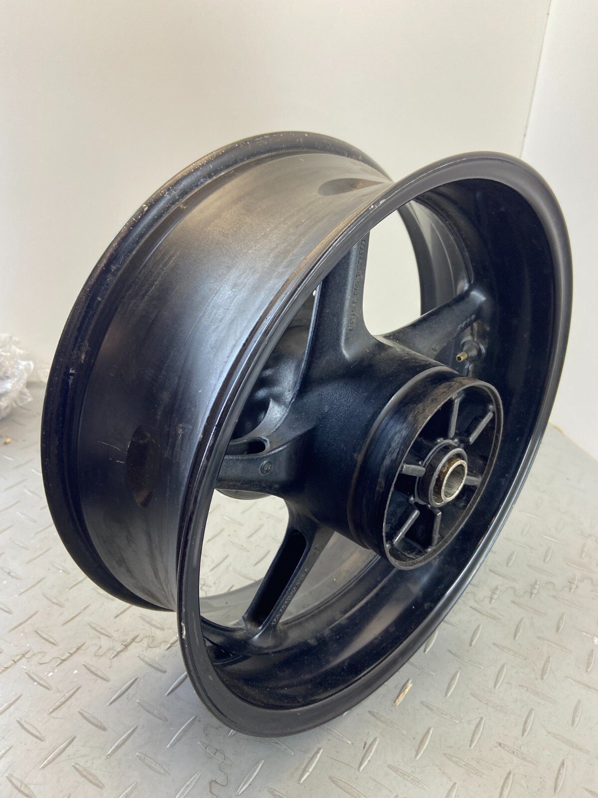 YAMAHA YZF-R1 2008 REAR WHEEL RIM & BRAKE DISC ROTOR - Image 4