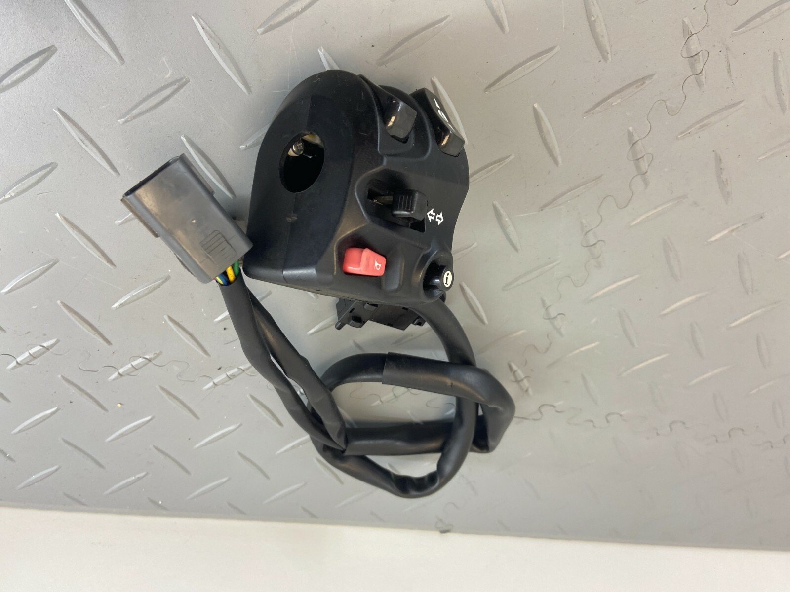TRIUMPH TIGER EXPLORER 1200 2012 LEFT SWITCH CONTROL LH - Image 3