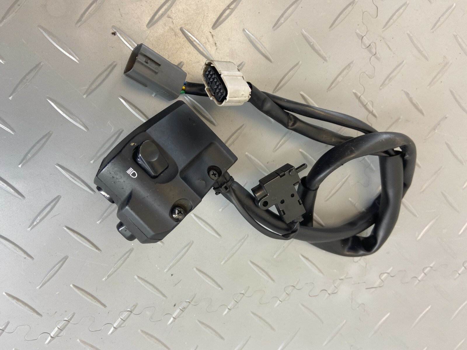 TRIUMPH TIGER EXPLORER 1200 2012 LEFT SWITCH CONTROL LH - Image 4