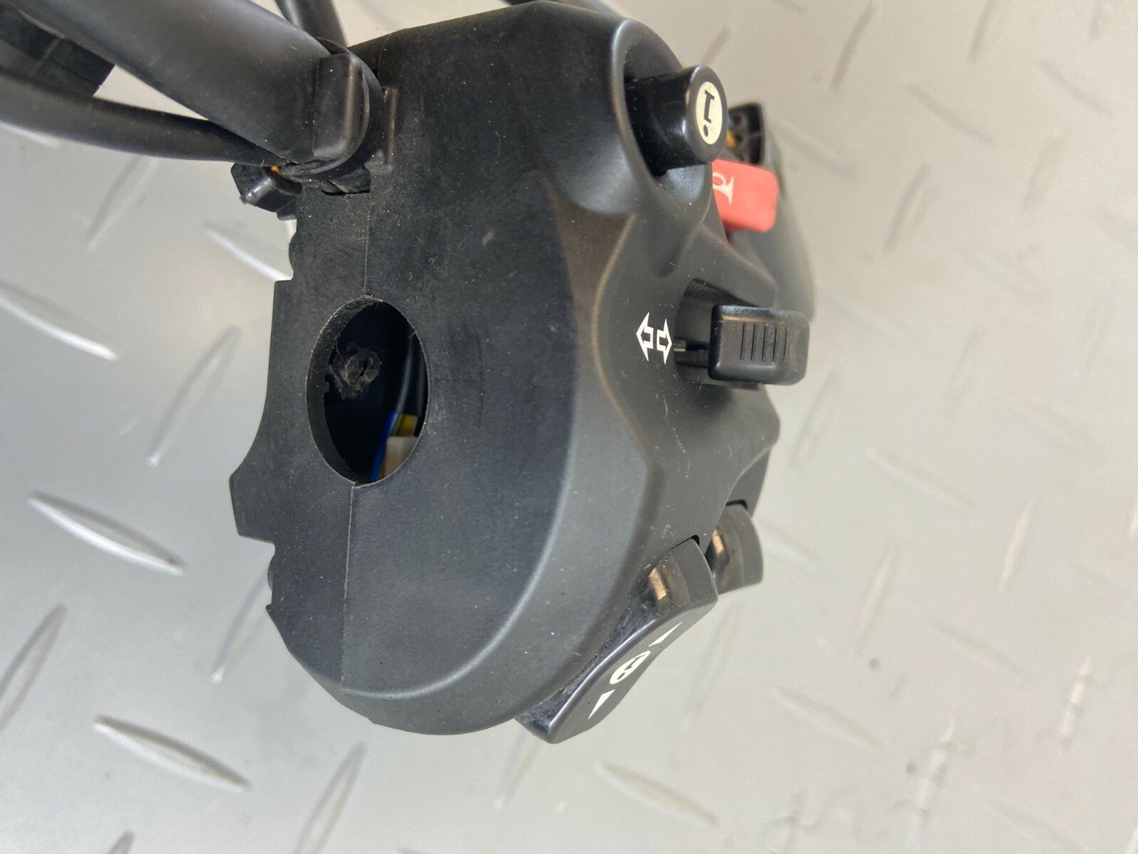 TRIUMPH TIGER EXPLORER 1200 2012 LEFT SWITCH CONTROL LH - Image 6