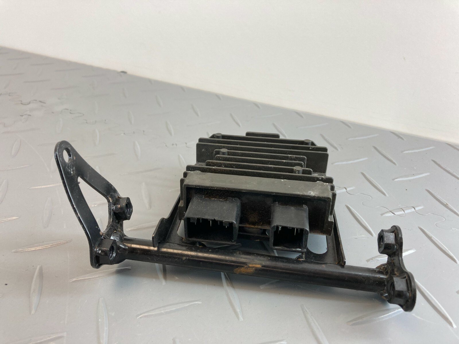 HONDA CB1000R SC60 2012 VOLTAGE REGULATOR RECTIFIER SH750AA - Image 2