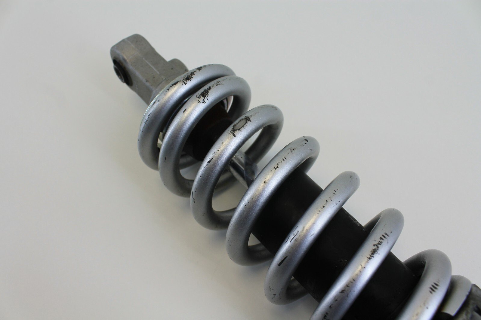 YAMAHA XSR 900 XSR900 REAR SHOCK ABSORBER SUSPENSION - Image 7