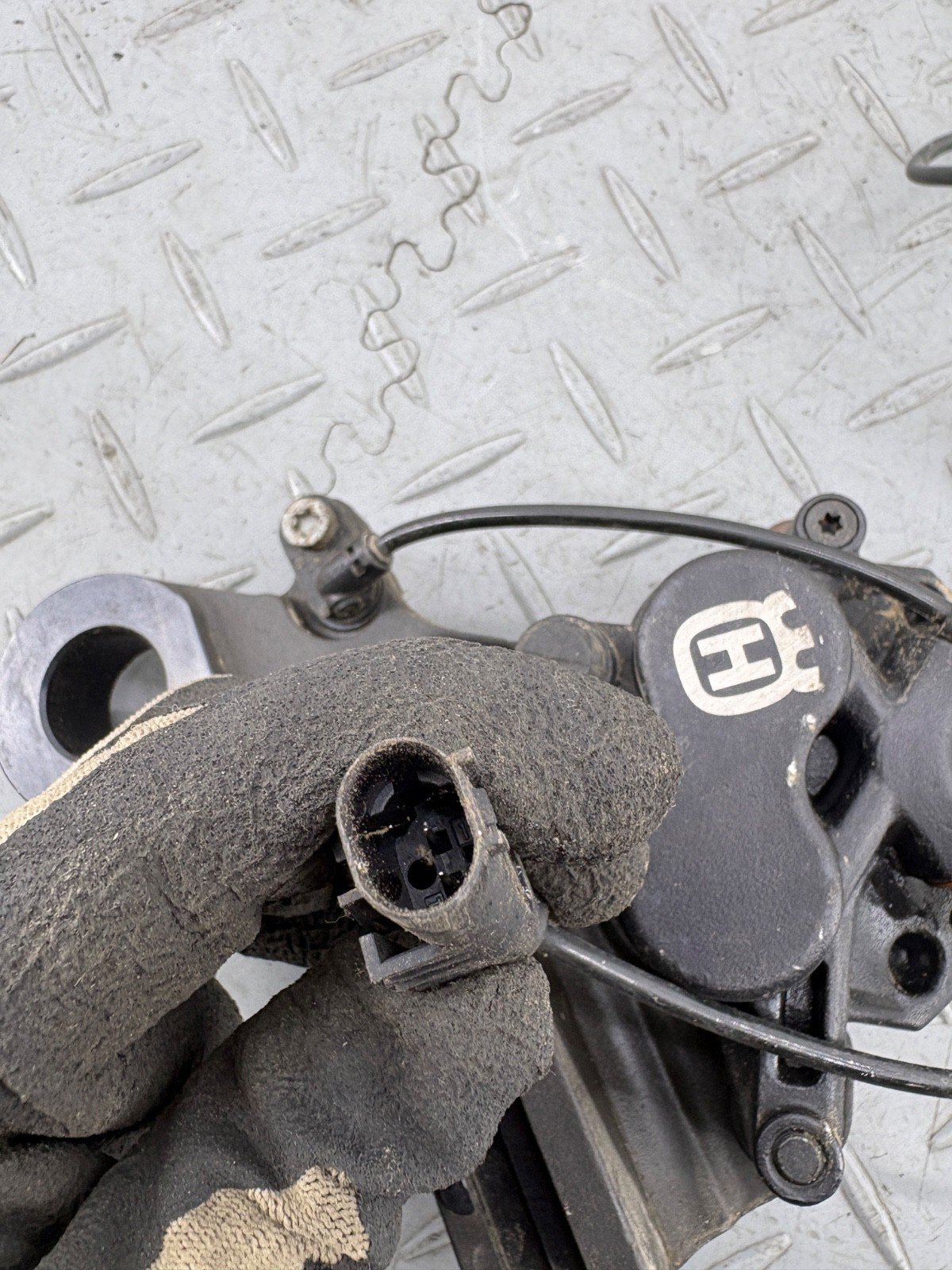 HUSQVARNA NORDEN 901 2022 REAR BRAKE CALIPER - Image 13