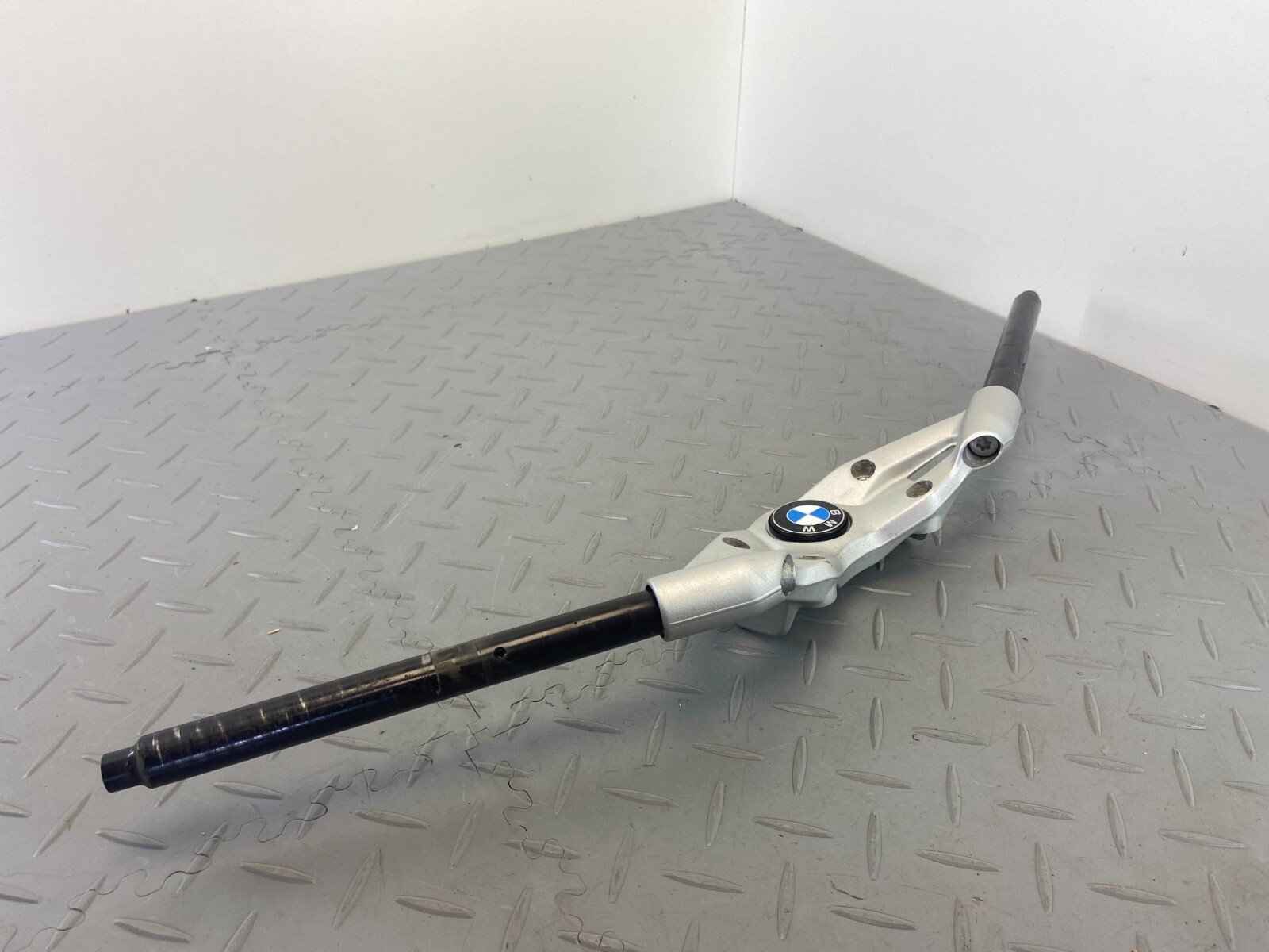 BMW R1200RS RS LC K54 2017 HANDLEBAR STEERING UPPER FORK YOKE BRIDGE HANDLE - Image 2