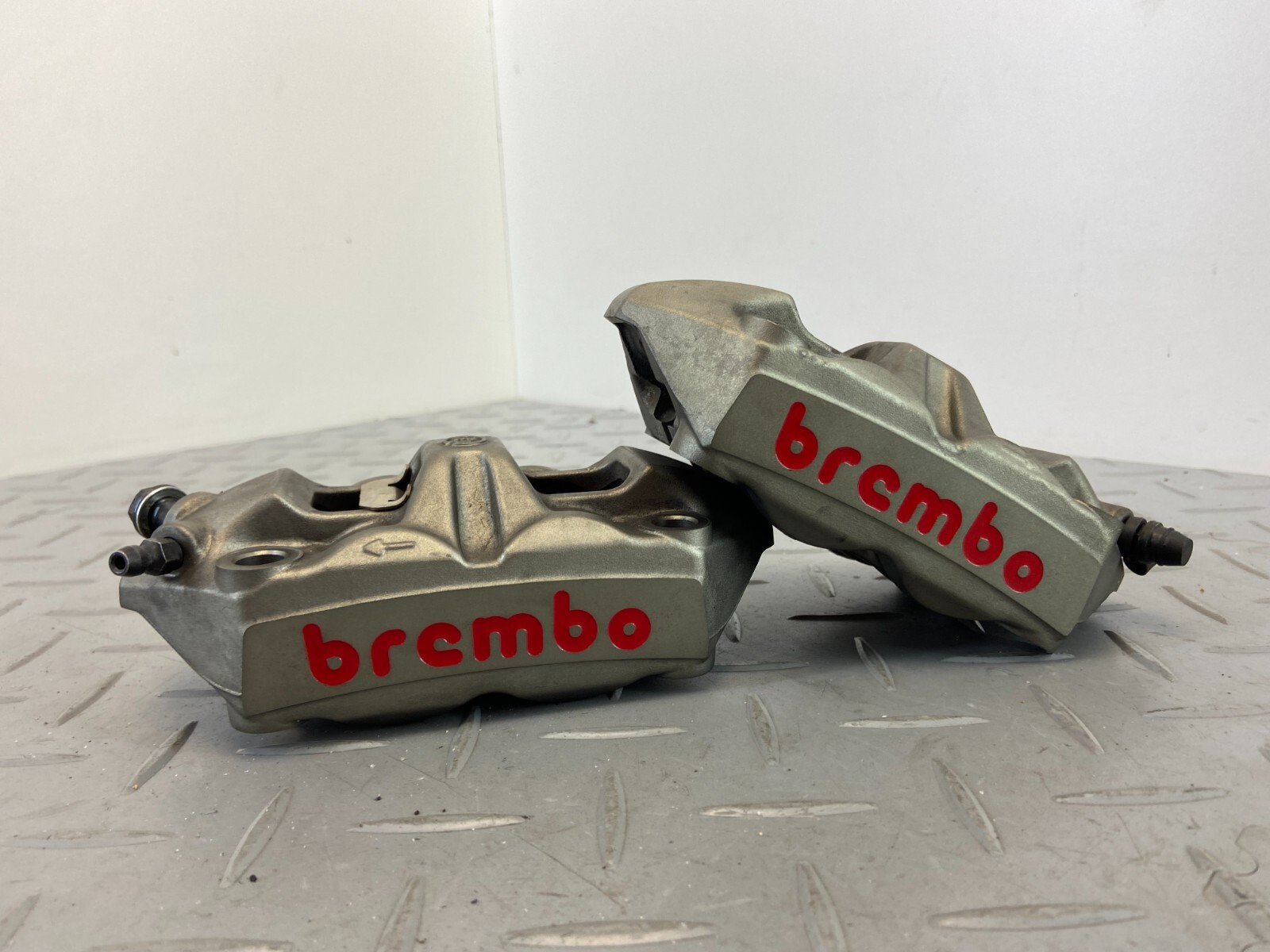 TRIUMPH SPEED TRIPLE 1050 RS 2019 FRONT BREMBO BRAKE CALIPERS PAIR RIGHT & LEFT - Image 4