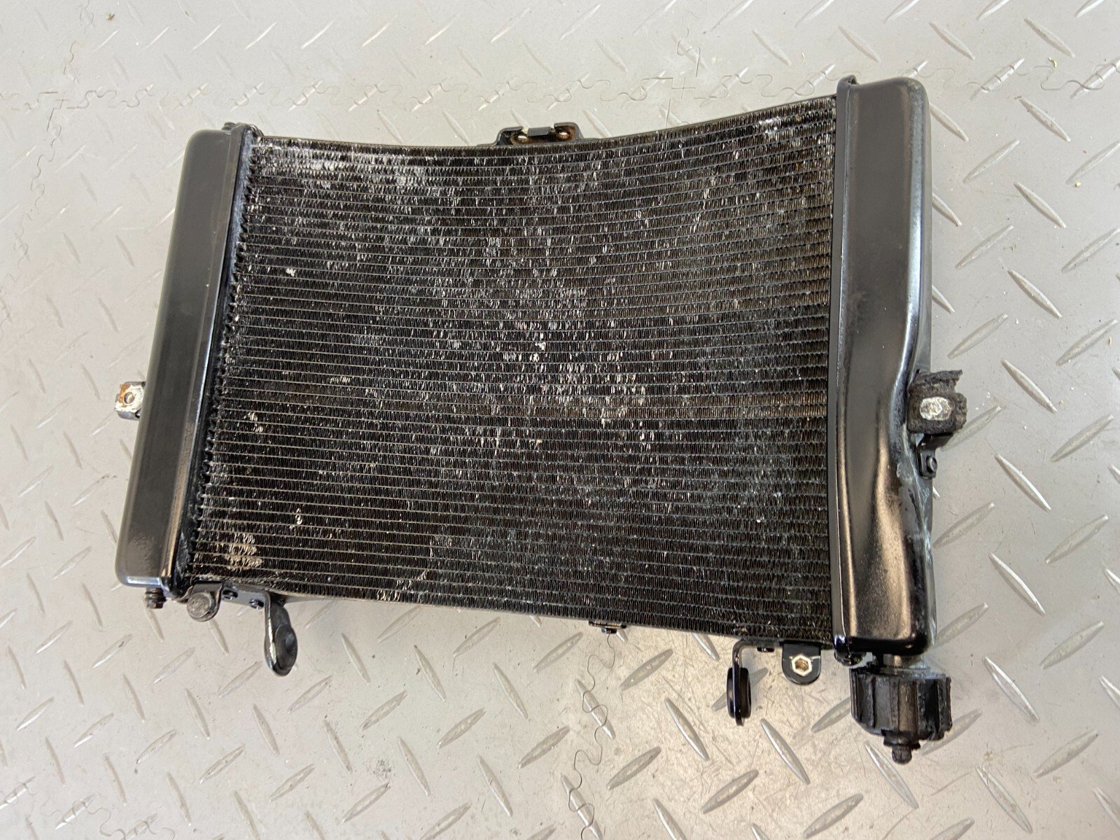 KTM SUPER DUKE 1290 R 2018 RADIATOR WATER COOLER (DAMADGED) 61635010200 - Image 3
