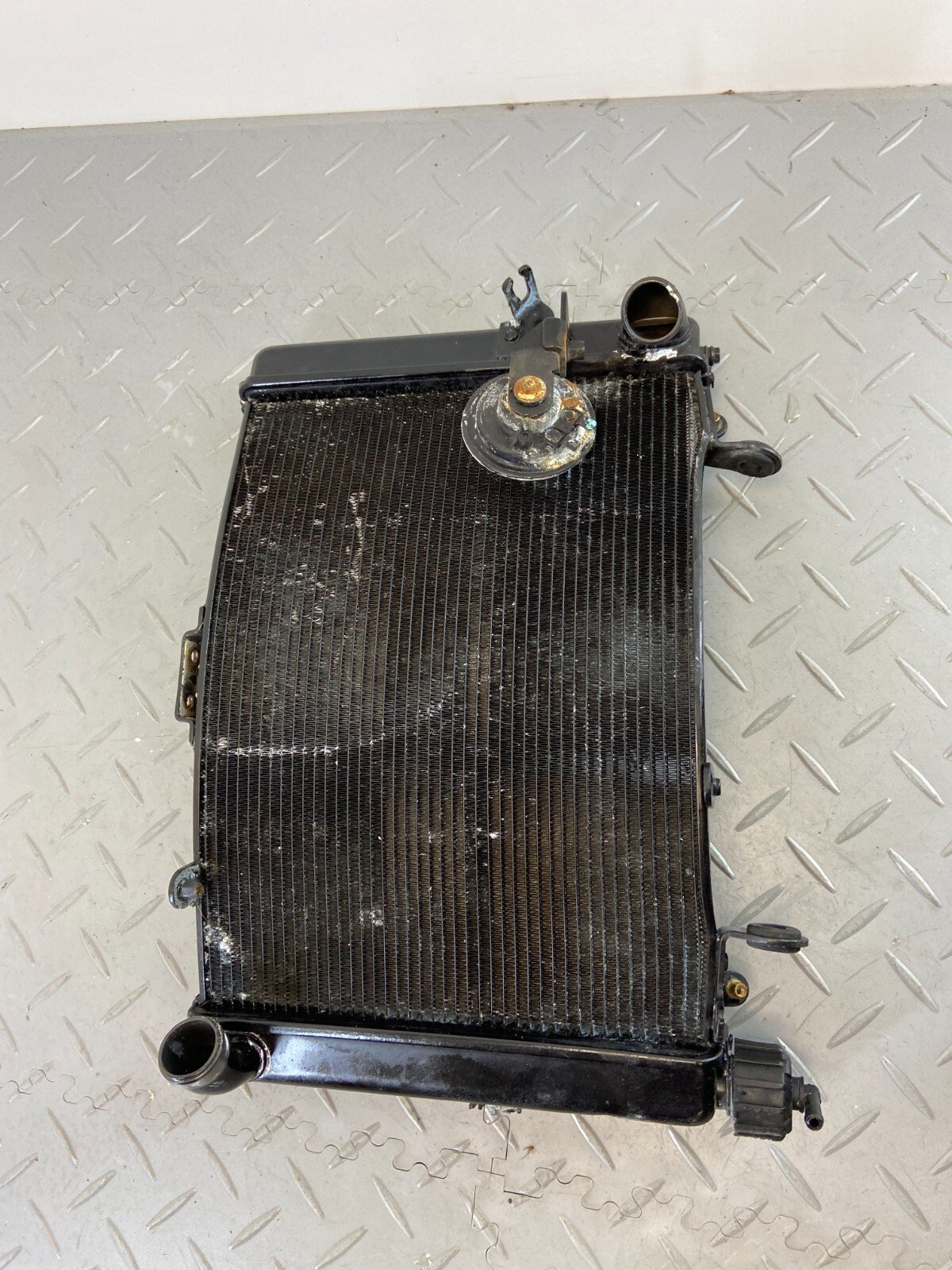 KTM SUPER DUKE 1290 R 2018 RADIATOR WATER COOLER (DAMADGED) 61635010200 - Image 7