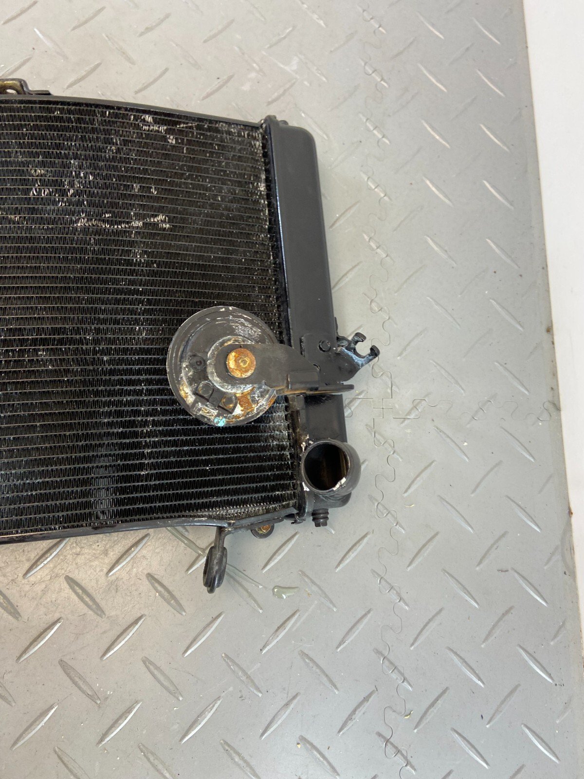 KTM SUPER DUKE 1290 R 2018 RADIATOR WATER COOLER (DAMADGED) 61635010200 - Image 8