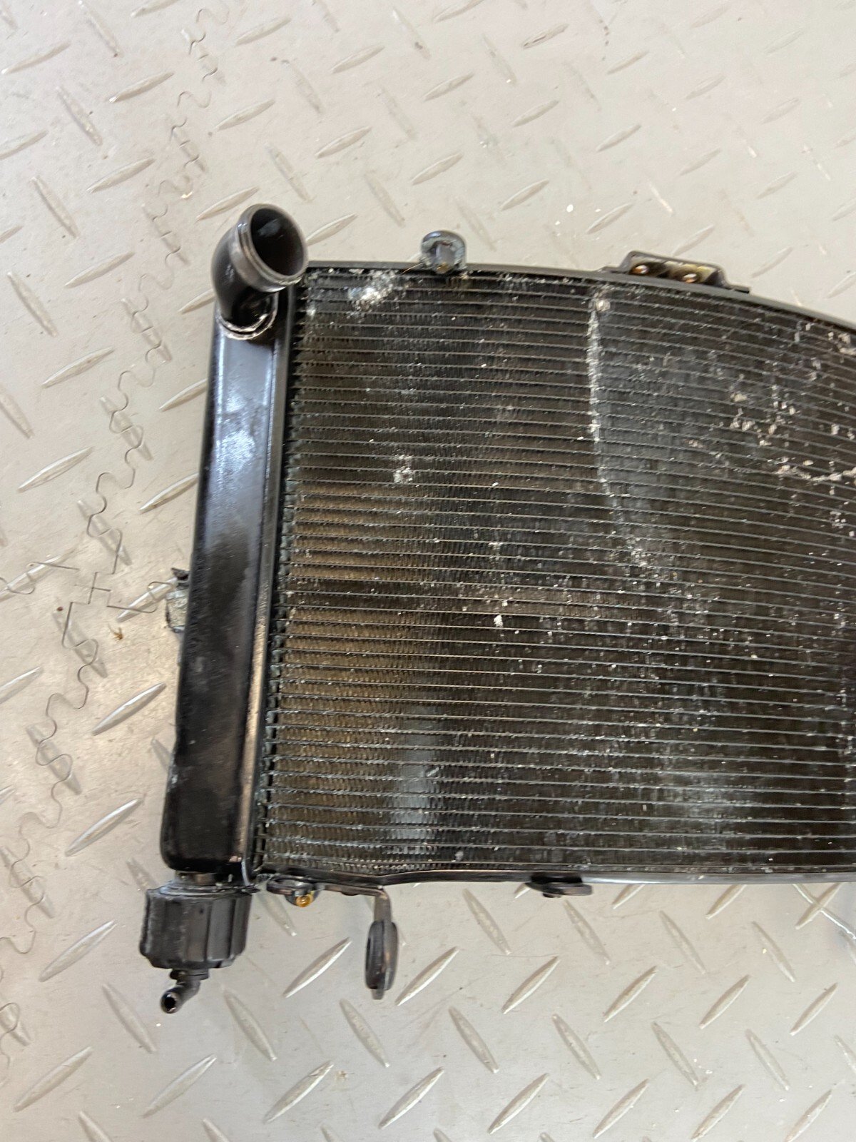 KTM SUPER DUKE 1290 R 2018 RADIATOR WATER COOLER (DAMADGED) 61635010200 - Image 9