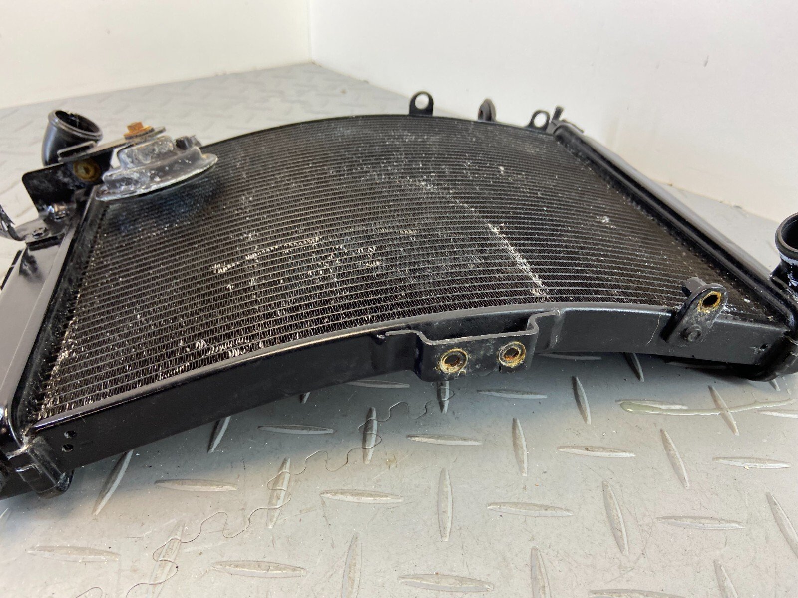 KTM SUPER DUKE 1290 R 2018 RADIATOR WATER COOLER (DAMADGED) 61635010200 - Image 10