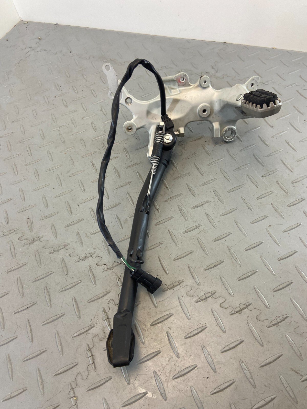 DUCATI MULTISTRADA V4S 1299 2020 LEFT DRIVER FRONT FOOTREST PEG KICKSTAND STAND - Image 2