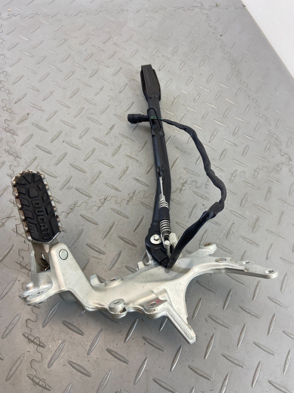 DUCATI MULTISTRADA V4S 1299 2020 LEFT DRIVER FRONT FOOTREST PEG KICKSTAND STAND - Image 5