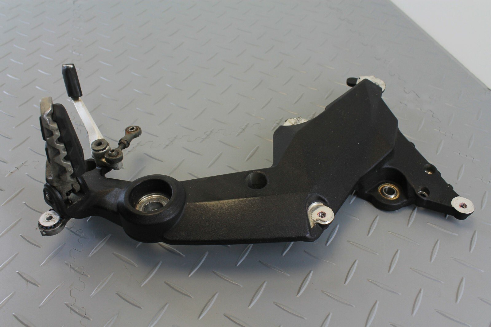 DUCATI MULTISTRADA 2012 1200 LEFT LH FRAME SUPPORT BRACKET MOUNT FOOT REST - Image 3
