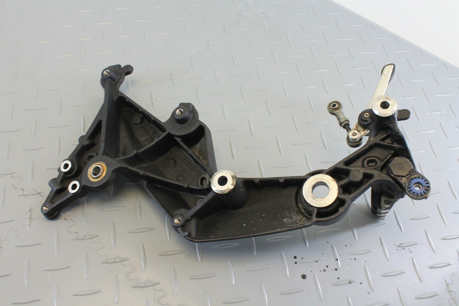 DUCATI MULTISTRADA 2012 1200 LEFT LH FRAME SUPPORT BRACKET MOUNT FOOT REST - Image 8