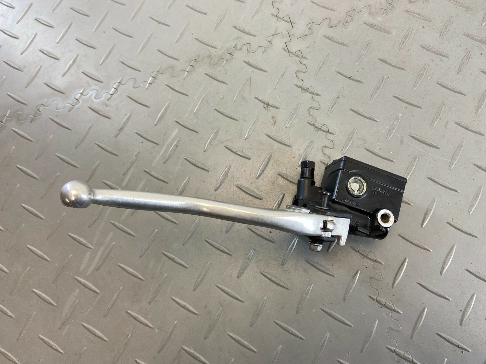 TRIUMPH TIGER XCX 1200 2019 FRONT BRAKE MASTER PUMP CYLINDER LEVER - Image 8