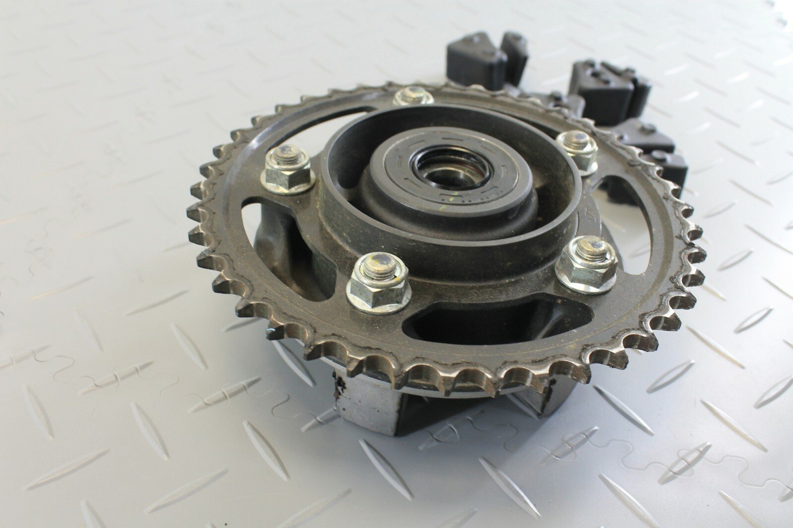 HONDA CB650R CB650 R 2019 REAR SPROCKET & SUPPORT HUB - Image 4