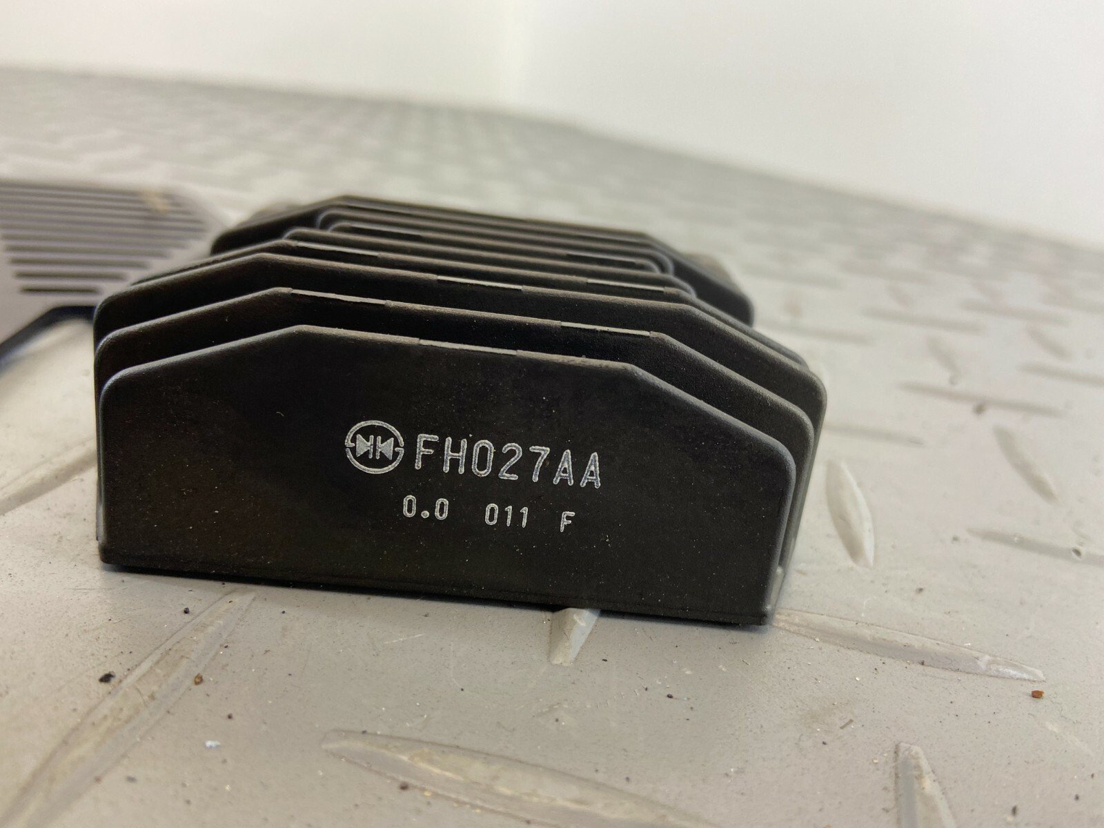 DUCATI MULTISTRADA V4S 1299 2020 VOLTAGE REGULATOR RECTIFIER FH027AA - Image 2