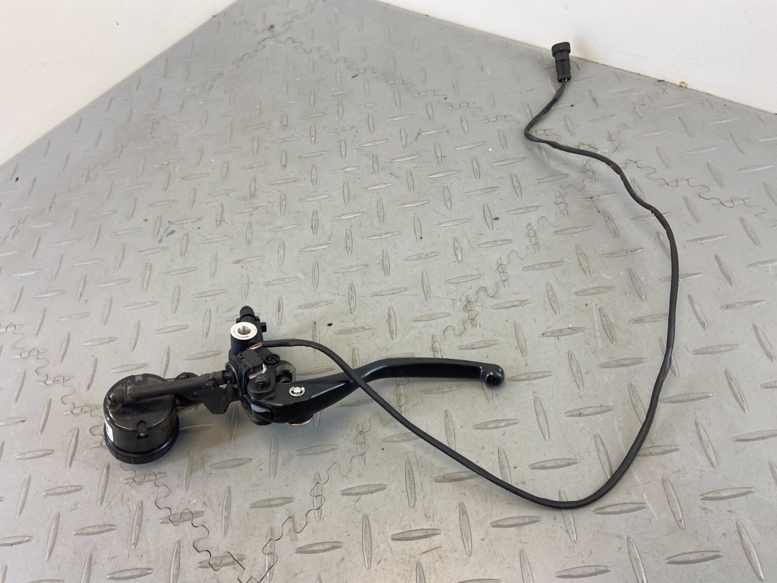 KTM SUPER ADVENTURE 1290 2021 2022 FRONT BRAKE MASTER PUMP & LEVER BREMBO - Image 7
