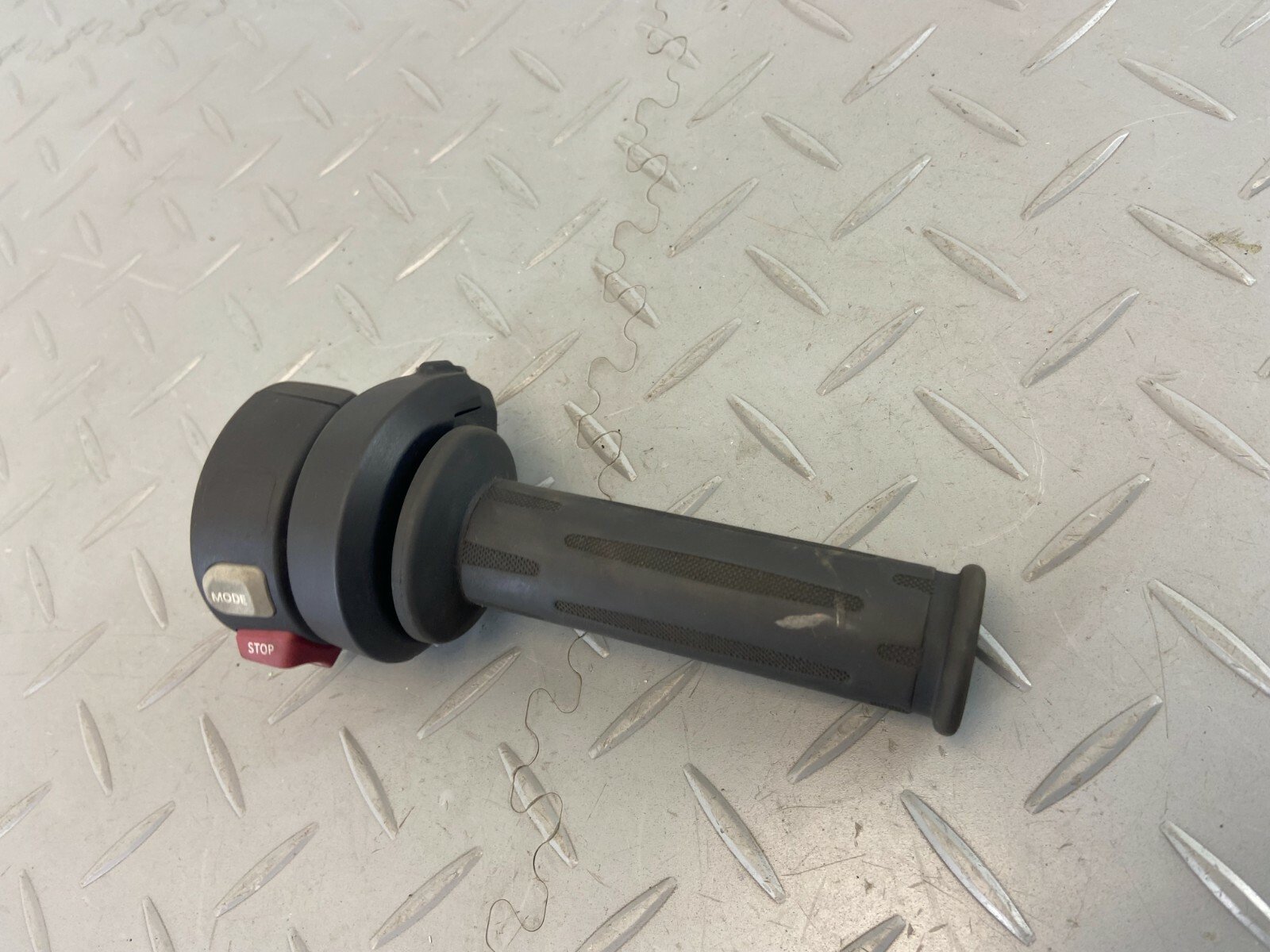 BMW S1000XR 2017 RH RIGHT SIDE HANDLE CONTROL SWITCH & THROTTLE CONTROL - Image 4