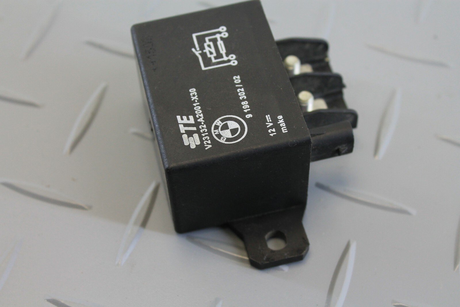 BMW R1200GS 2016 K50 K51 STARTER RELAY SELENOID 9198302 - Image 2