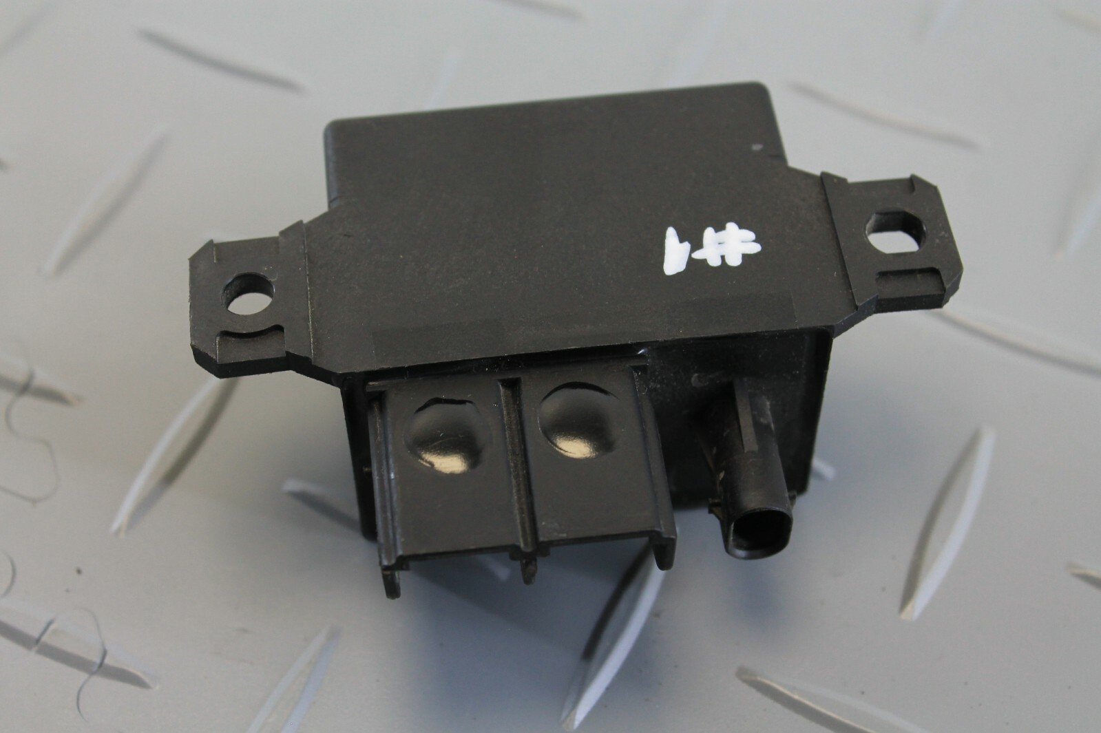 BMW R1200GS 2016 K50 K51 STARTER RELAY SELENOID 9198302 - Image 3