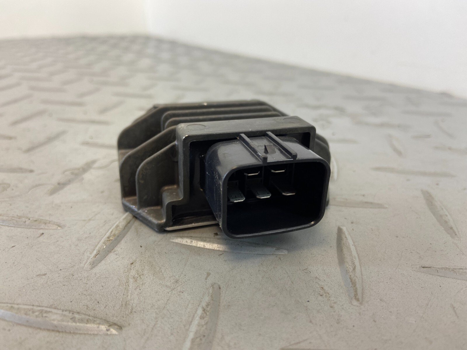 YAMAHA TRACER 9 GT MT-09 MT 09 2021 VOLTAGE REGULATOR RECTIFIER FH022BA - Image 2