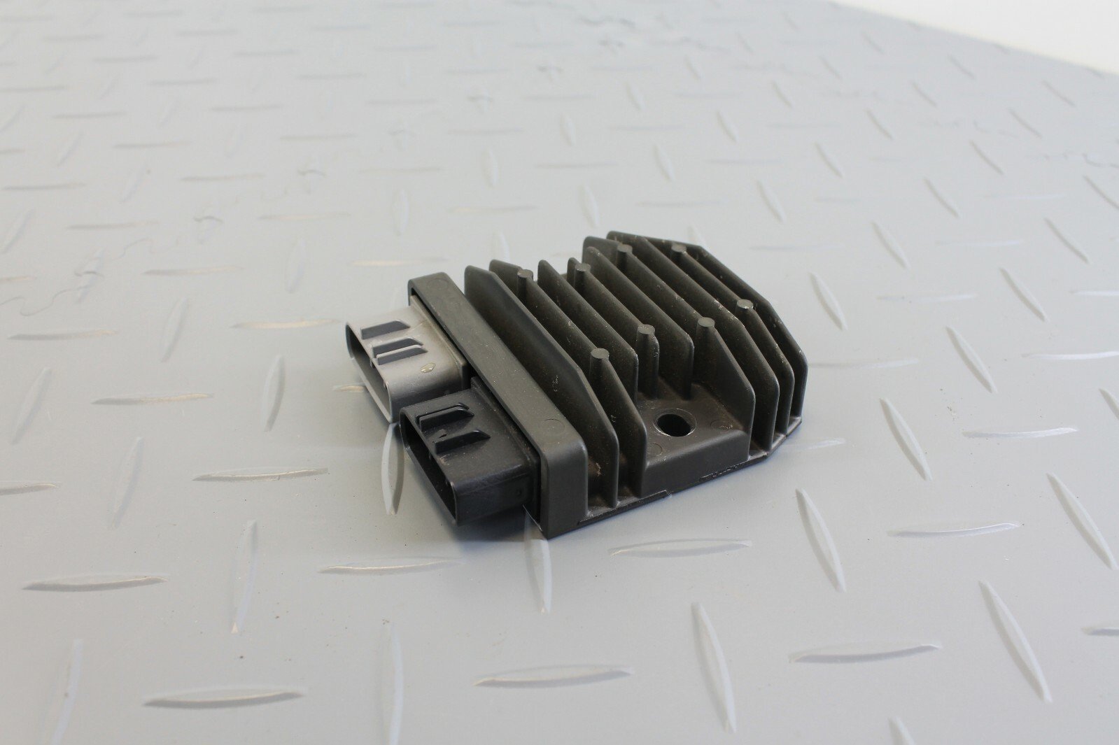 BMW R1200GS 2016 K50 K51 VOLTAGE REGULATOR RECTIFIER FH020AB - Image 2