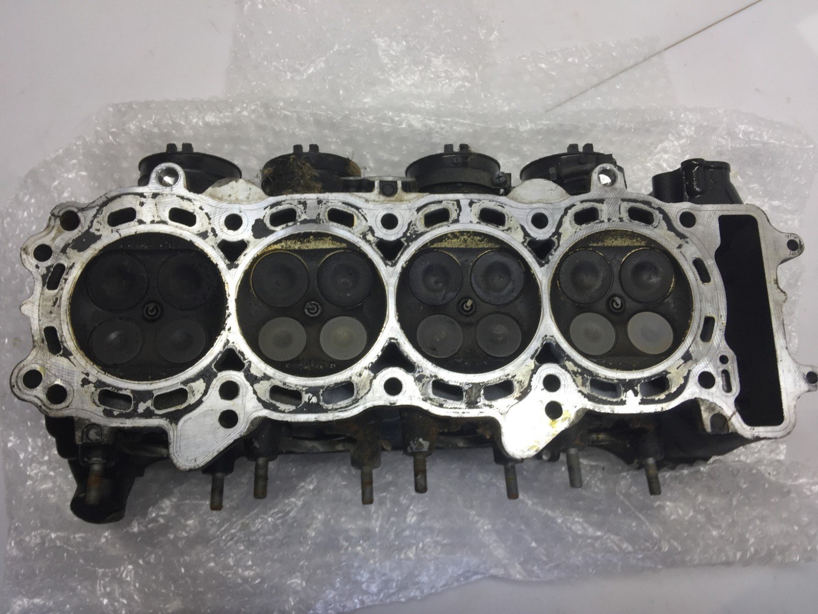 Honda CB1000R 2009 CYLINDER HEAD (FOR PARTS) - Image 3