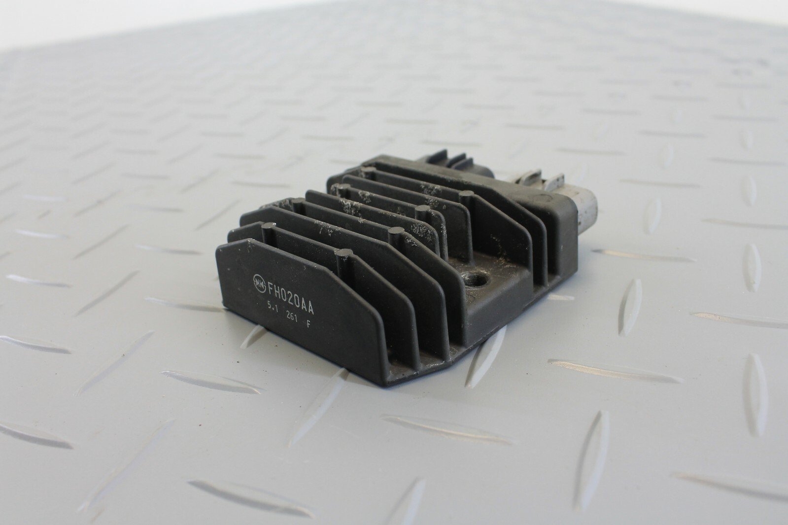 BMW R1200GS 2016 K50 K51 VOLTAGE REGULATOR RECTIFIER FH020AB - Image 7