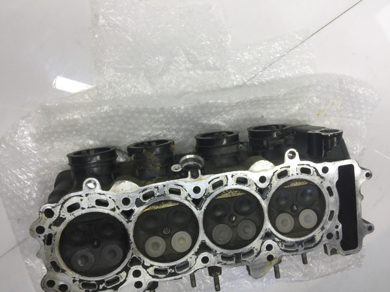 Honda CB1000R 2009 CYLINDER HEAD (FOR PARTS) - Image 5