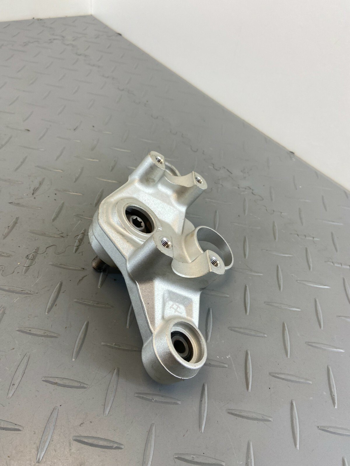 BMW R1200 GS GSA LC K50 K51 2016 UPPER FORK YOKE TRIPLE TREE CLAMP 8555851 N3 - Image 3