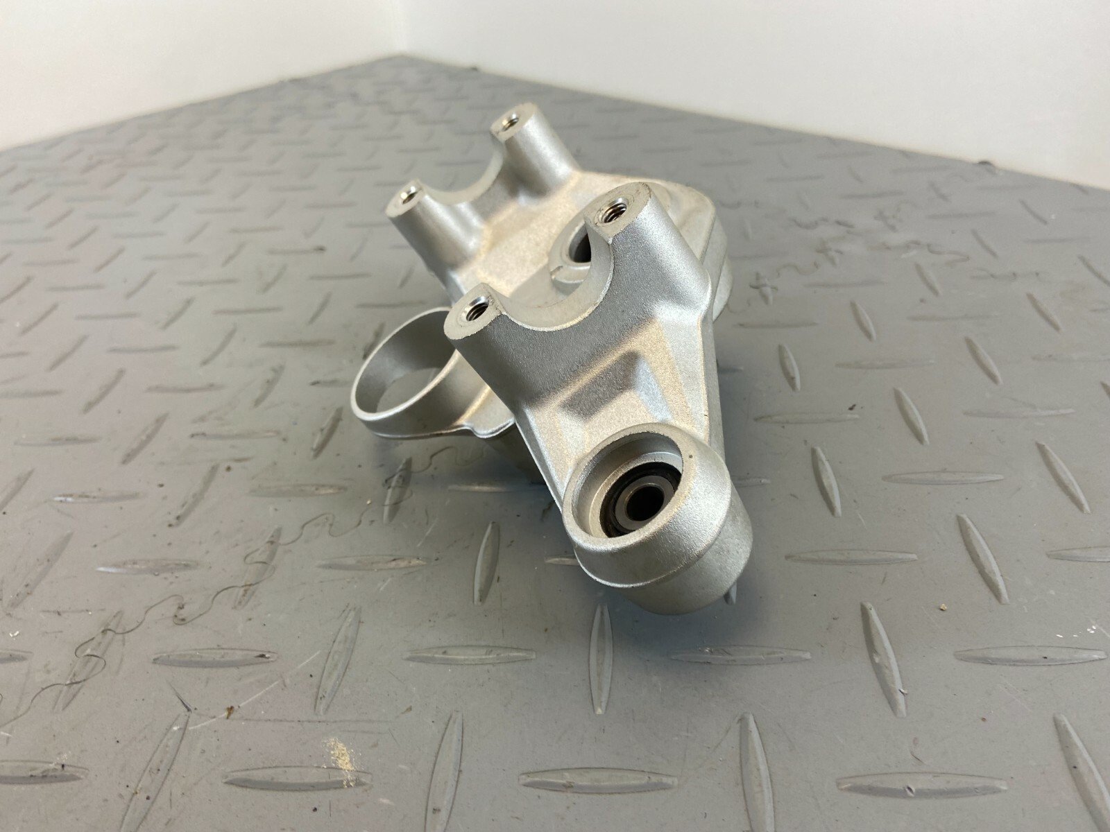 BMW R1200 GS GSA LC K50 K51 2016 UPPER FORK YOKE TRIPLE TREE CLAMP 8555851 N3 - Image 4
