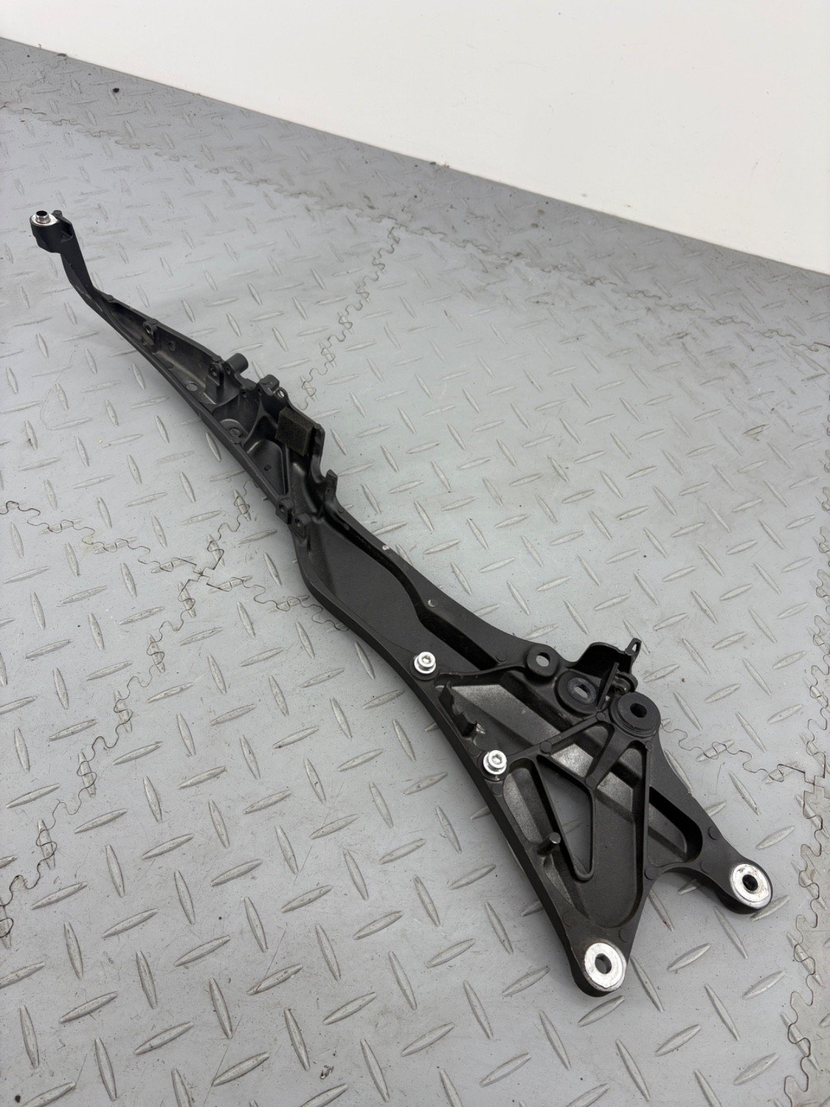HONDA CBR1000RR 2014 REAR LEFT SUBFRAME MOUNT MFLAL2 - Image 12