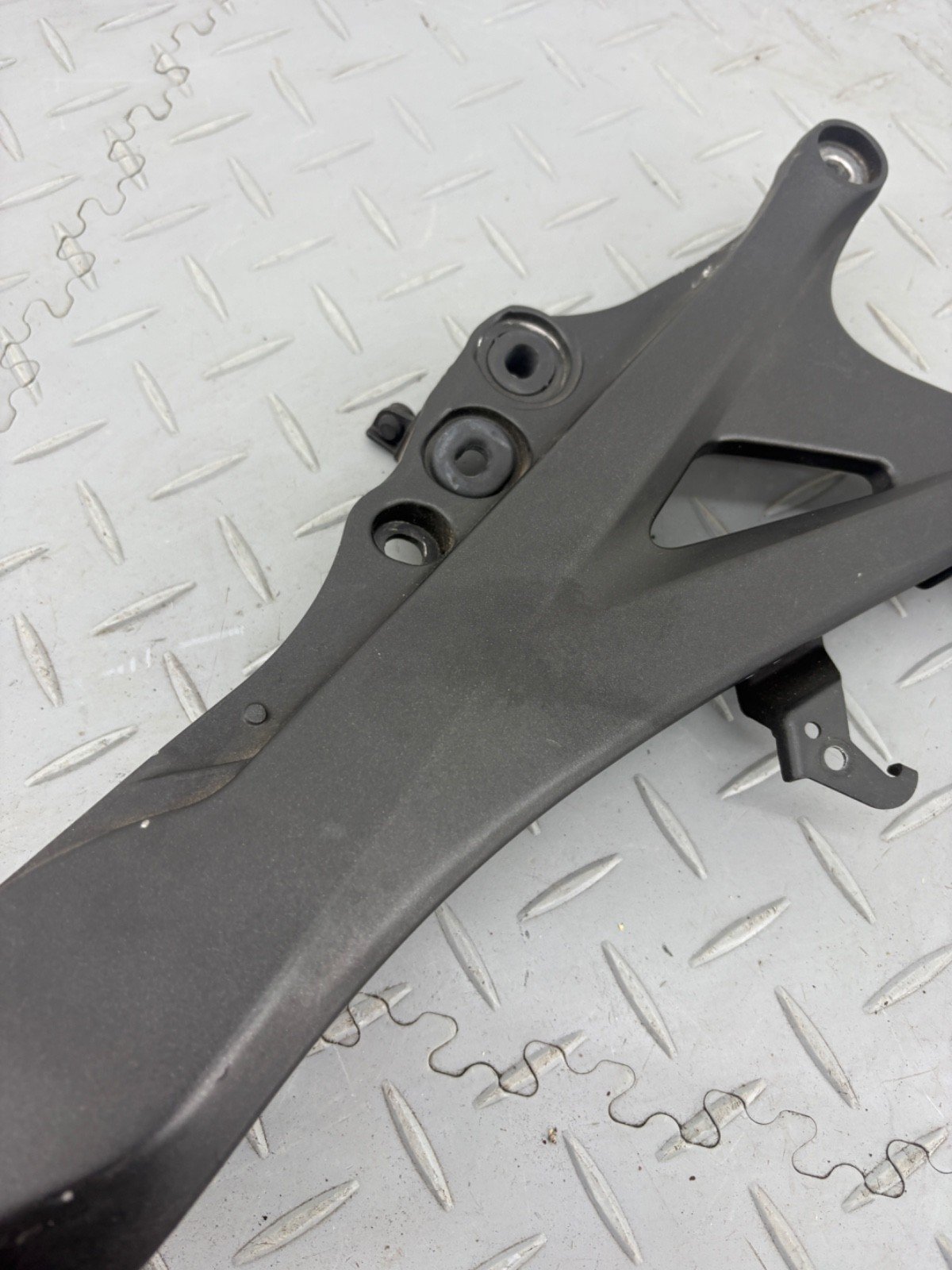 HONDA CBR1000RR 2014 REAR RIGHT SUBFRAME MOUNT MFLAR2 - Image 8