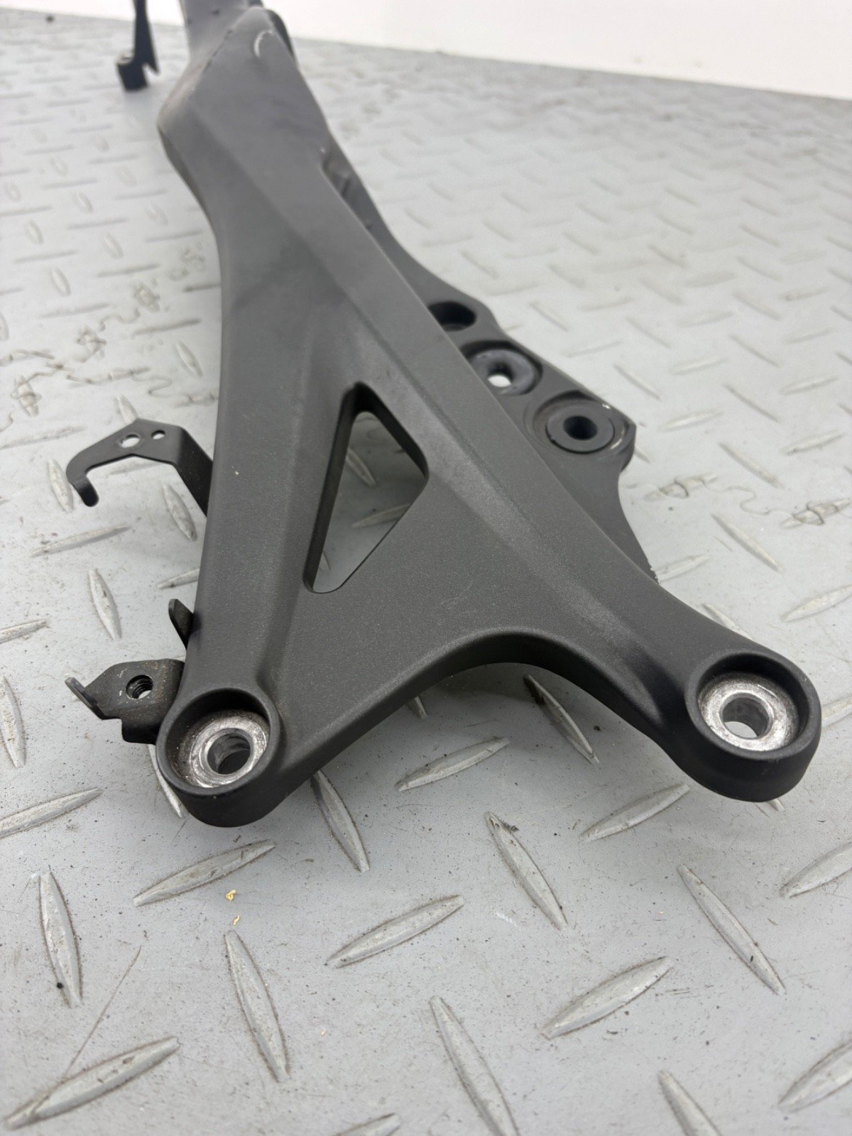 HONDA CBR1000RR 2014 REAR RIGHT SUBFRAME MOUNT MFLAR2 - Image 10