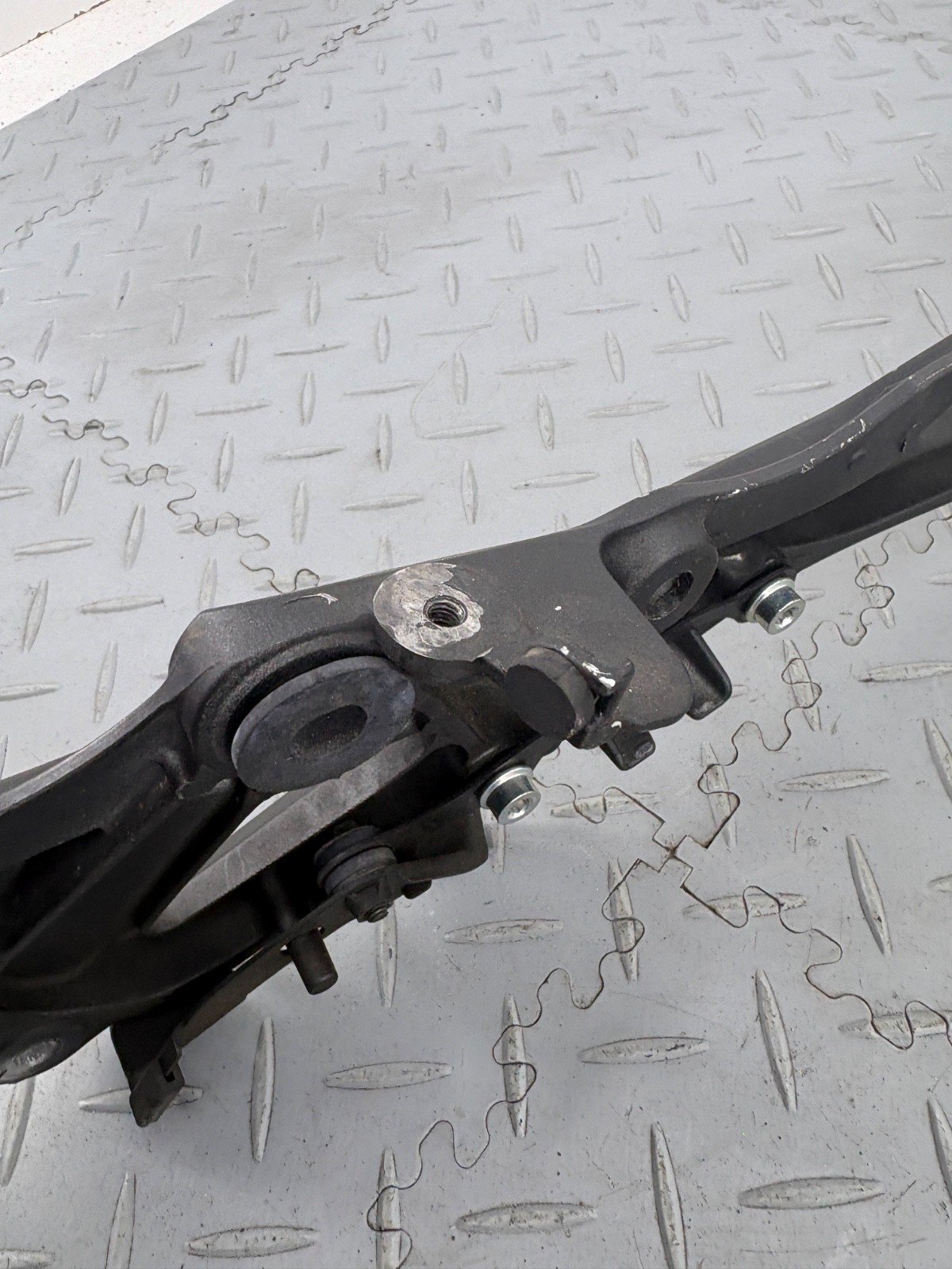 HONDA CBR1000RR 2014 REAR RIGHT SUBFRAME MOUNT MFLAR2 - Image 12