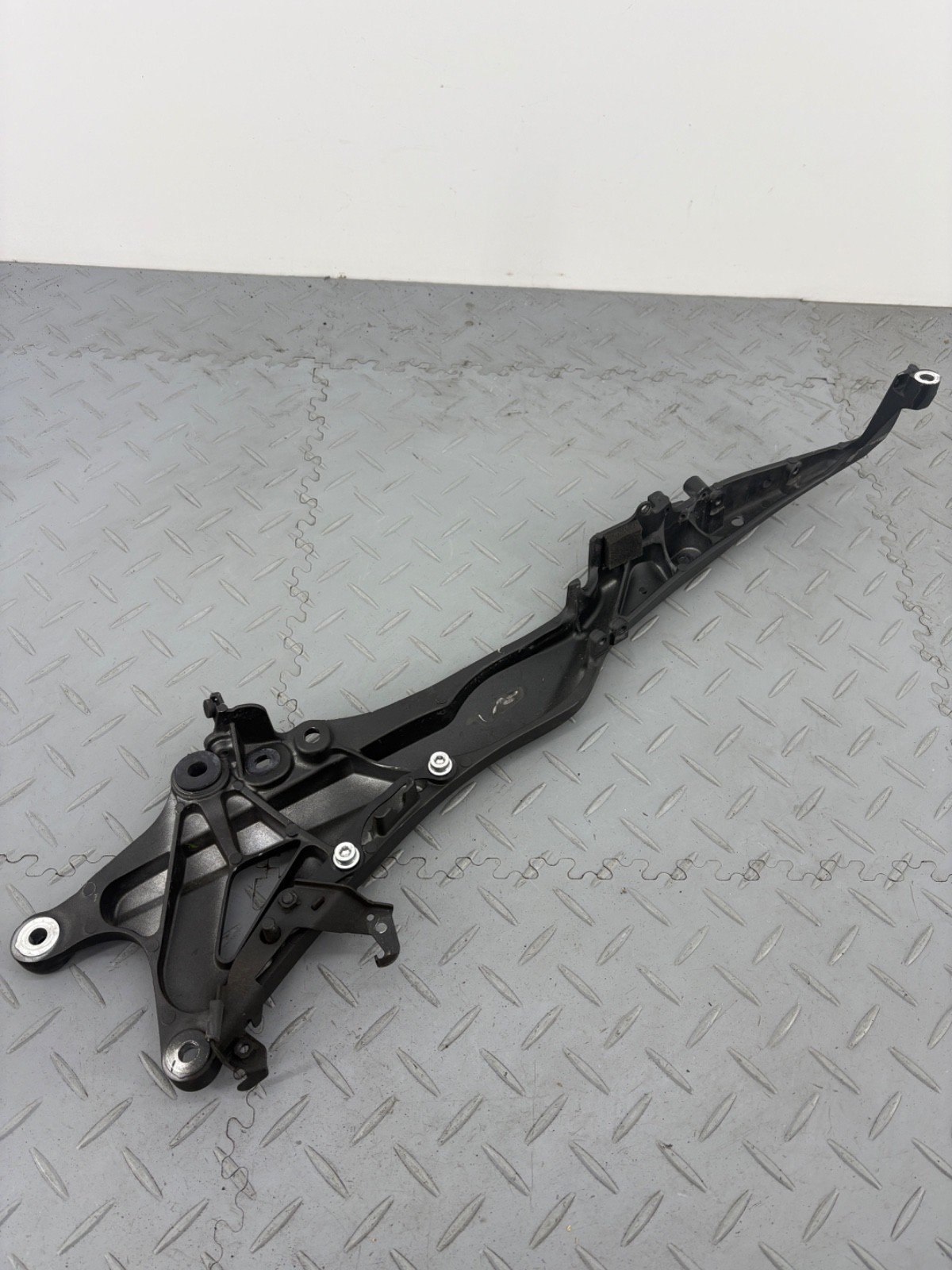 HONDA CBR1000RR 2014 REAR RIGHT SUBFRAME MOUNT MFLAR2 - Image 13