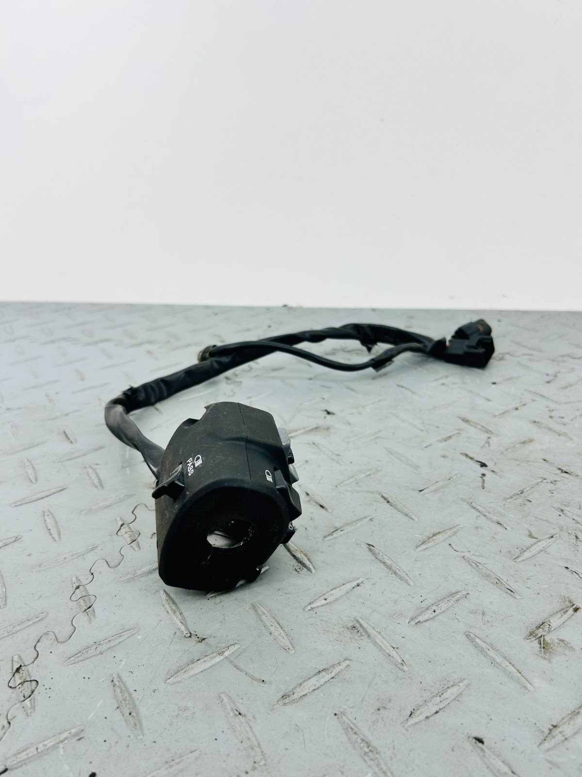 KAWASAKI ZX10R ZX-10R NINJA 2017 LEFT SIDE HANDLEBAR SWITCH ASSEMBLY - Image 2