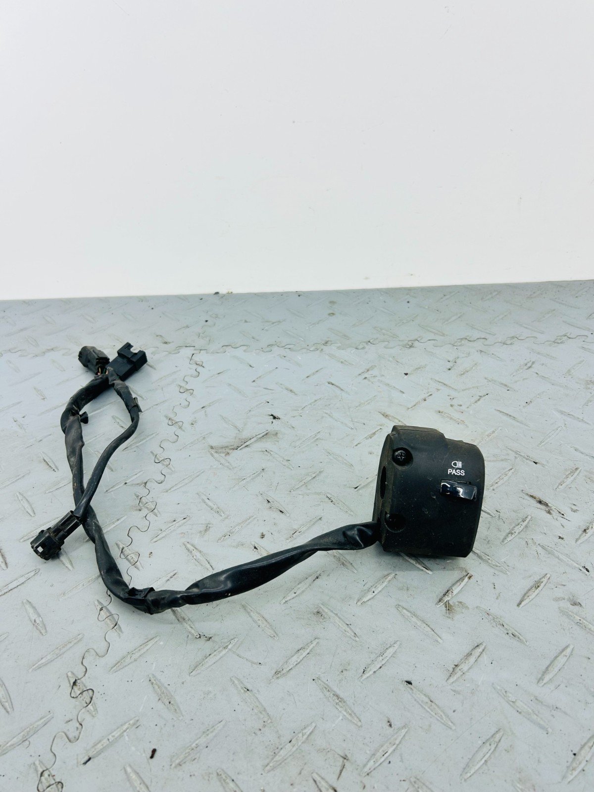 KAWASAKI ZX10R ZX-10R NINJA 2017 LEFT SIDE HANDLEBAR SWITCH ASSEMBLY - Image 3